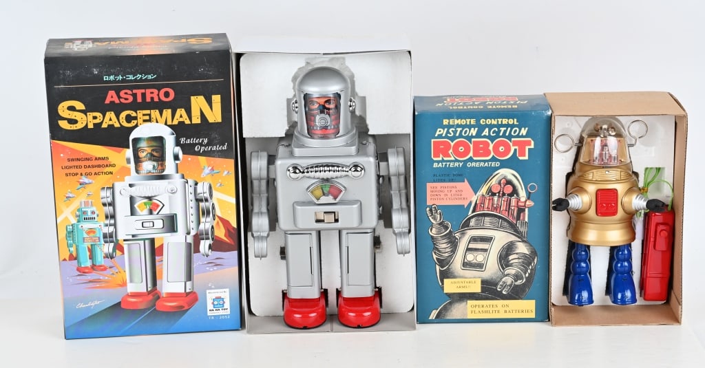 HA HA TOYS ASTRO SPACEMAN & PISTON ACTION ROBOT (1 of 3)
