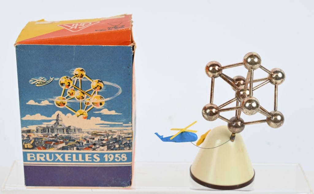 GNK WINDUP 1958 BRUXELLES ATOMIUM w/ BOX: All original and works. Boxed 6" Excellent
