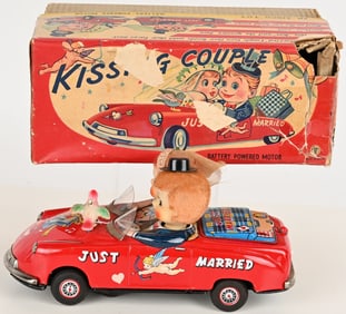 JAPAN BATTERY OP KISSING COUPLE CAR w/ BOX