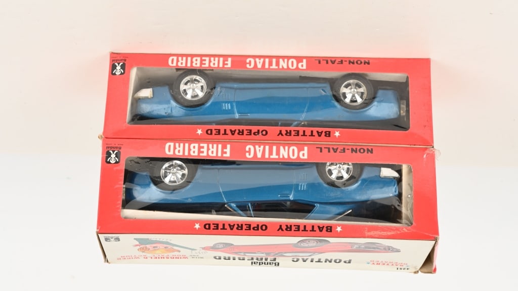 2- JAPAN BATERY OP PONTIAC FIREBIRDS w/ BOX (1 of 8)