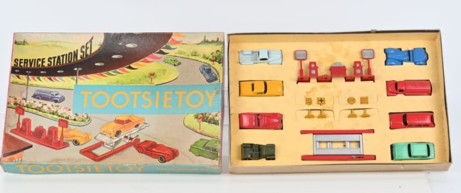 TOOTSIETOY #5710 SERVICE STATION SET w/ BOX