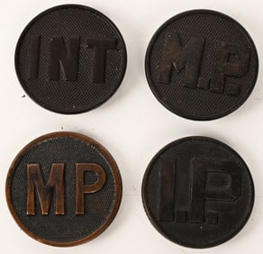 WW1 US MILITARY POLICE COLLAR DISK LOT INT I.P. MP