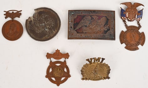 CIVIL WAR RELATED BADGES & BREAST PLATE GAR