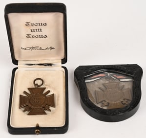 WW1 GERMAN CASED COMBATANTS CROSS OF HONOR MEDALS