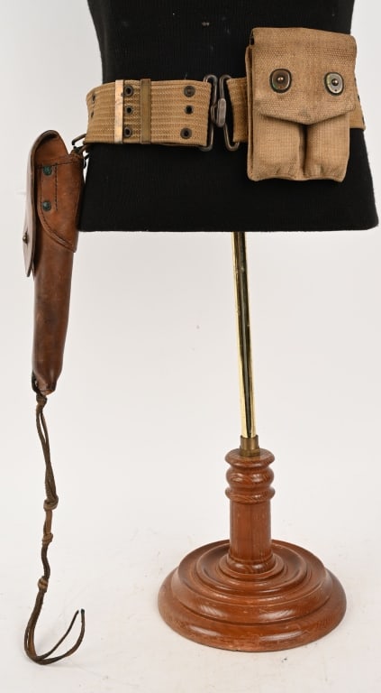 WW1 NAMED US ARMY OFFICERS LEATHER HOLSTER RIG WWI: WW1 US Army Officers Named Pistol Belt with Ammo Pouch and Leather Holster that is marked G.& K. 1918 A.G . The Leather Holster is named to Lt. W. T. Burke Jr. O-567514 to the interior flap. The 
