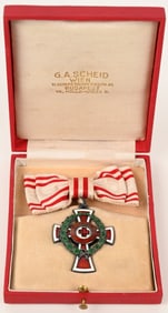 WW1 AUSTRIAN HONOR DECORATION OF THE RED CROSS