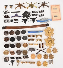 WW1 & WWII US ENLISTED & OFFICER COLLAR INSIGNIA