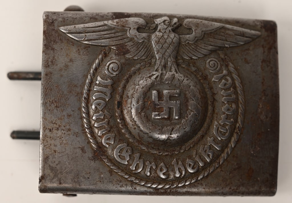 WWII NAZI GERMAN WAFFEN SS BELT BUCKLE RODO WW2: This is a beautiful, worn, original SS buckle by RODO. It is made of steel. The front of this SS buckle by RODO shows heavy wear, with field gray paint remaining only in the recesses of the design. Lo