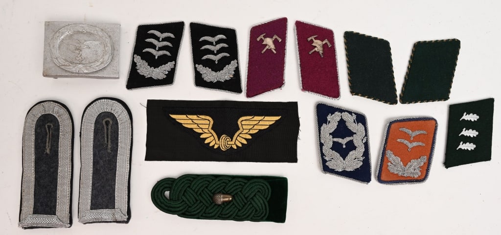 WWII NAZI GERMAN INSIGNIA LOT LUFTWAFFE POLICE WW2: Lot of Nazi German Insignia to Include 1) LUFTWAFFE EM/NCO'S BELT BUCKLE. 1938 pattern, Natural aluminum construction box buckle features a pebbled outer field with a central, embossed, horizonta