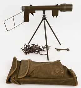 WWII US M-227 AIRBORNE SIGNAL LAMP W POUCH WW2