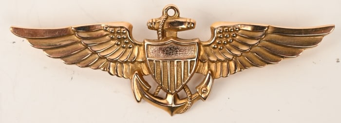 WWII US NAVAL AVIATOR WINGS IN 10K VANGUARD WW2