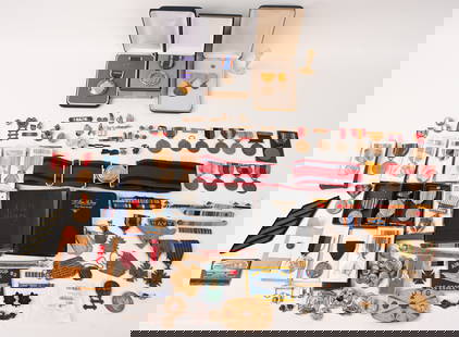 WW1 WWII & POST US MEDALS INSIGNIA PATCH LOT USN: Large lot of WW1 WWII and Post US Military Medals and Insignia including Campaign Medals, Dog Tags, USMC Ring, Named Purple Heart and other named Medals.