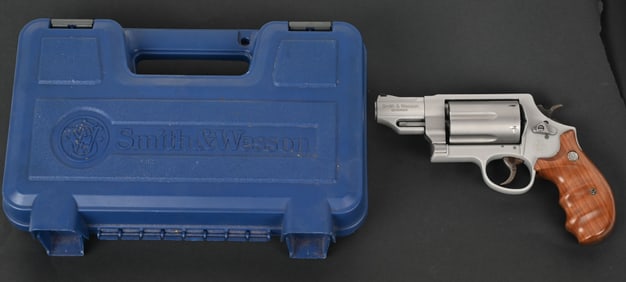 SMITH AND WESSON GOVERNOR MODEL 410 / 45 REVOLVER