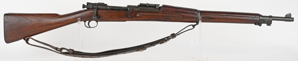 US ROCK ISLAND MODEL 1903 RIFLE BOLT ACTION RIFLE: SERIAL NUMBER 379452 BARREL 24" CALIBER 30-06 SPRINGFIELD MANUFACTURED 1918. High number receiver and recognized as safe to fire. Blue finish with 4 -18 dated barrel. Finger groove straight stock with