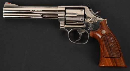 SMITH & WESSON MODEL 586 DISTINGUISHED COMBAT MAGM