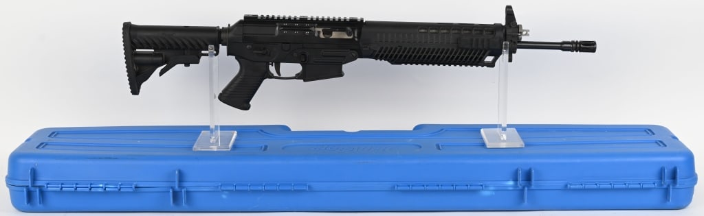 SIG SAUER SIG 556 SEMI AUTO RIFLE IN 5.56 NATO: SERIAL NUMBER: JT006081. BARREL: 16". CALIBER: 5.56X45MM. Based on the Sig 550 series. Two stage match trigger. Adjustable gas system. Heavy weight barrel with a non-threaded muzzle, and a "1/8" twist