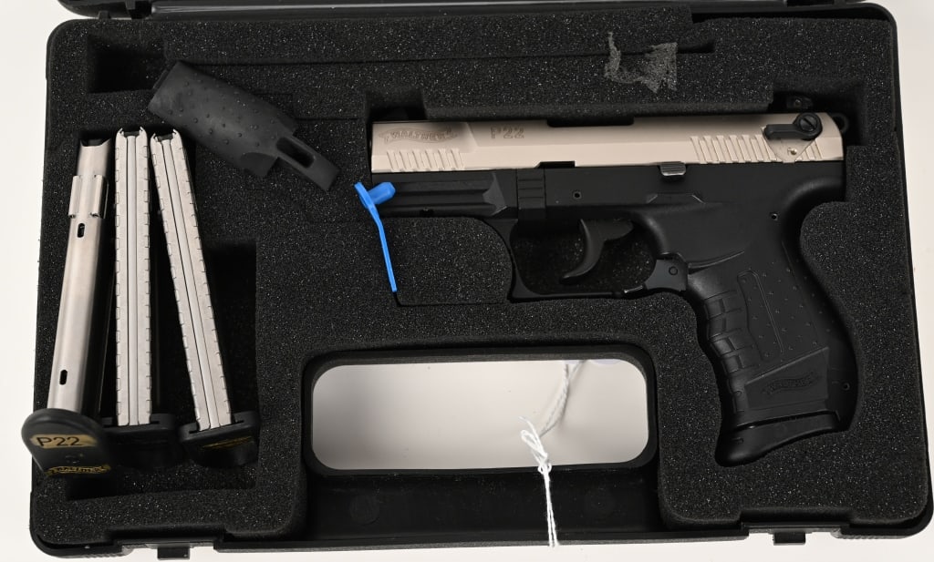WALTHER P22 TWO TONE SEMI AUTO PISTOL W/ CASE: SERIAL NUMBER: L262254. BARREL: 3-1/2". CALIBER: .22LR. MANUFACTURED: 2008. Made in Germany. 3-dot sights. Nickel finished slide and black polymer frame, with flashlight rail on the bottom. Includes (
