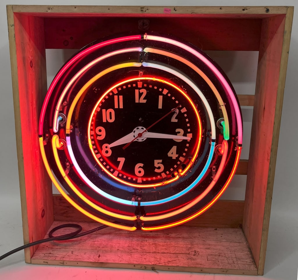 26" NEON CLOCK w/ 4 RINGS OF NEON