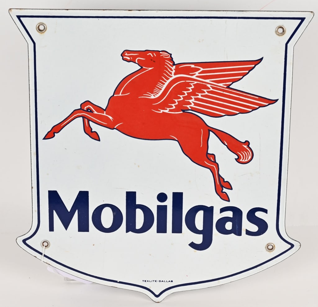 MOBILGAS PEGASUS SHIELD PORCELAIN PUMP SIGN (1 of 3)
