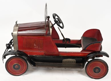 1920'S GENDRON WILLYS NIGHT PEDAL CAR
