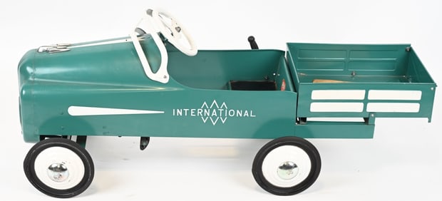 PAL INTERNATIONAL DUMP TRUCK PEDAL CAR