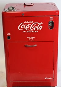 1940s COCA COLA VENDO A23 VENDING MACHINE