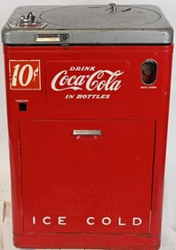 1940s COCA COLA VENDO A23 VENDING MACHINE