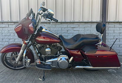 2014 HARLEY DAVIDSON STREET GLIDE MOTORCYCLE