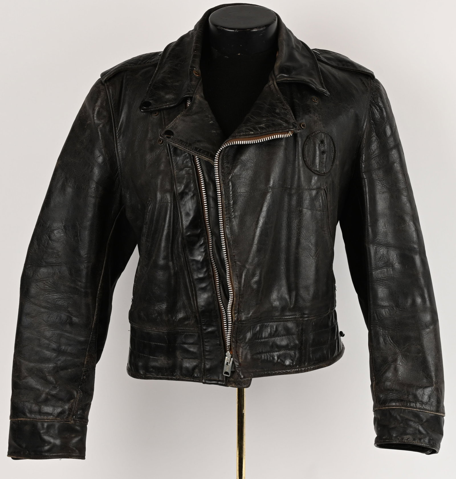 VINATGE MOTORCYCLE LEATHER JACKET (1 of 3)