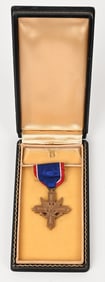 WWII CASED ROBBINS DISTINGUISHED SERVICE CROSS DSC