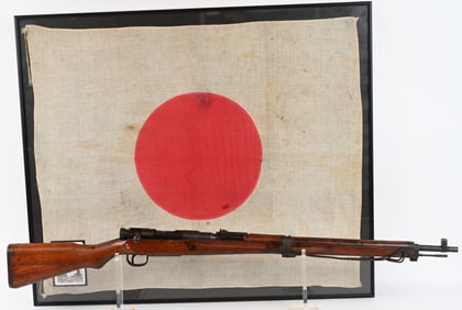 WWII JAPANESE RIFLE TYPE 99 W FLAG & PHOTO USMC