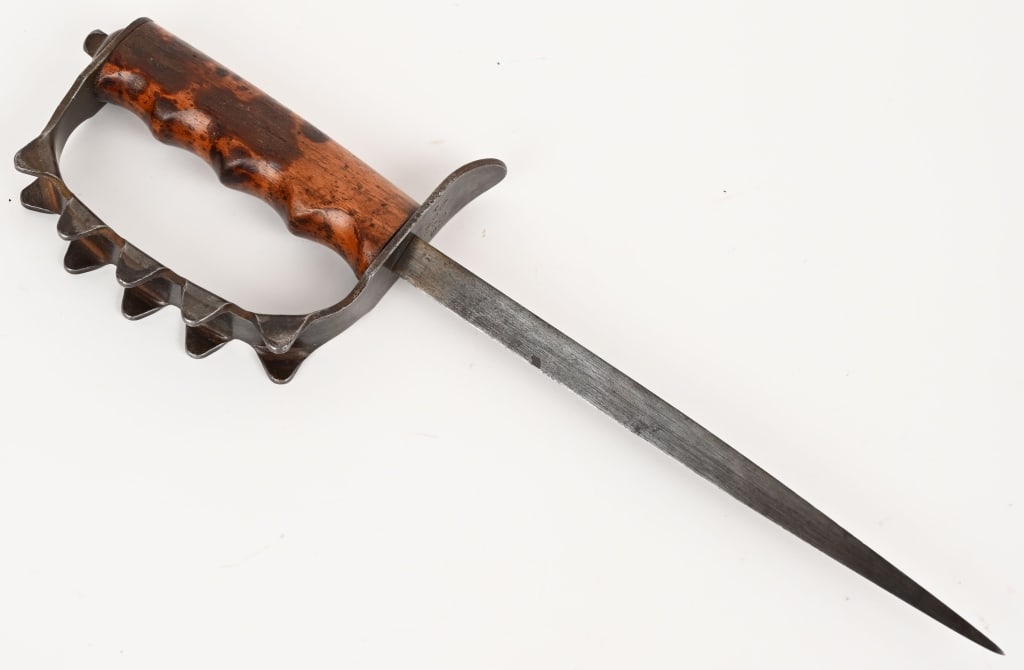WWI U.S. M1917 TRENCH KNIFE H.D. & S 1917 WW1: 1918 dated trench knife. Marked on knuckle guard " H.D. & S. indicating the maker Henry Disston & Sons of Philadelphia. Excellent.