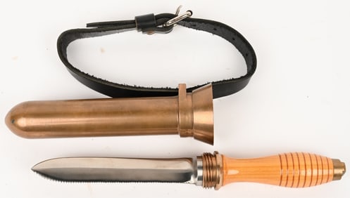 DESCO US NAVY DIVERS KNIFE WITH SCABBARD