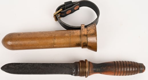 WWII US NAVY DIVERS KNIFE BATTERYLESS EQUIP WW2
