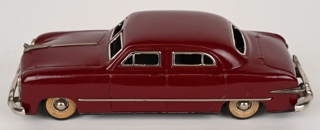 GUNTHERMANN US ZONE GERMNAY TIN WINDUP SEDAN: Made in US Zone Germany. All original and work. 11" Excellent