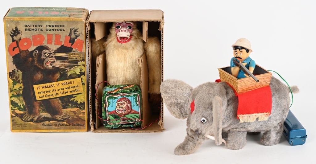 2- BATTERY OP TOYS JUNGLE JUMBO & GORILLA (1 of 16)