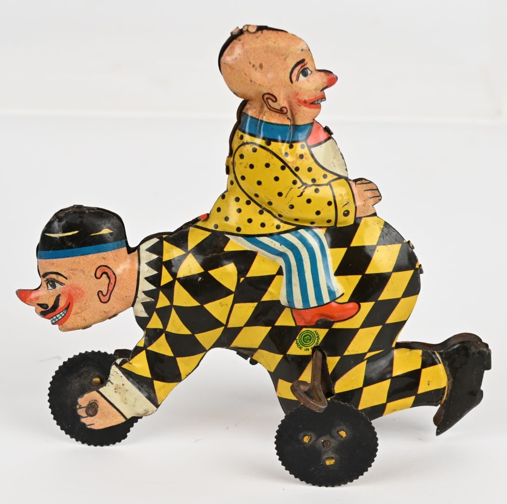 GUNTHERMANN WINDUP MUTT & BABY CICERO CRAWLING (1 of 4)