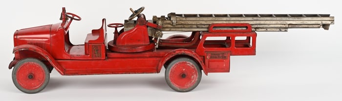 BUDDY L 1920'S TYPE 1 AERIAL LADDER FIRE TRUCK