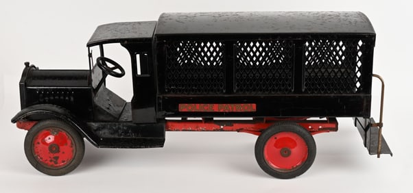 KEYSTONE PACKARD POLICE PATROL TRUCK
