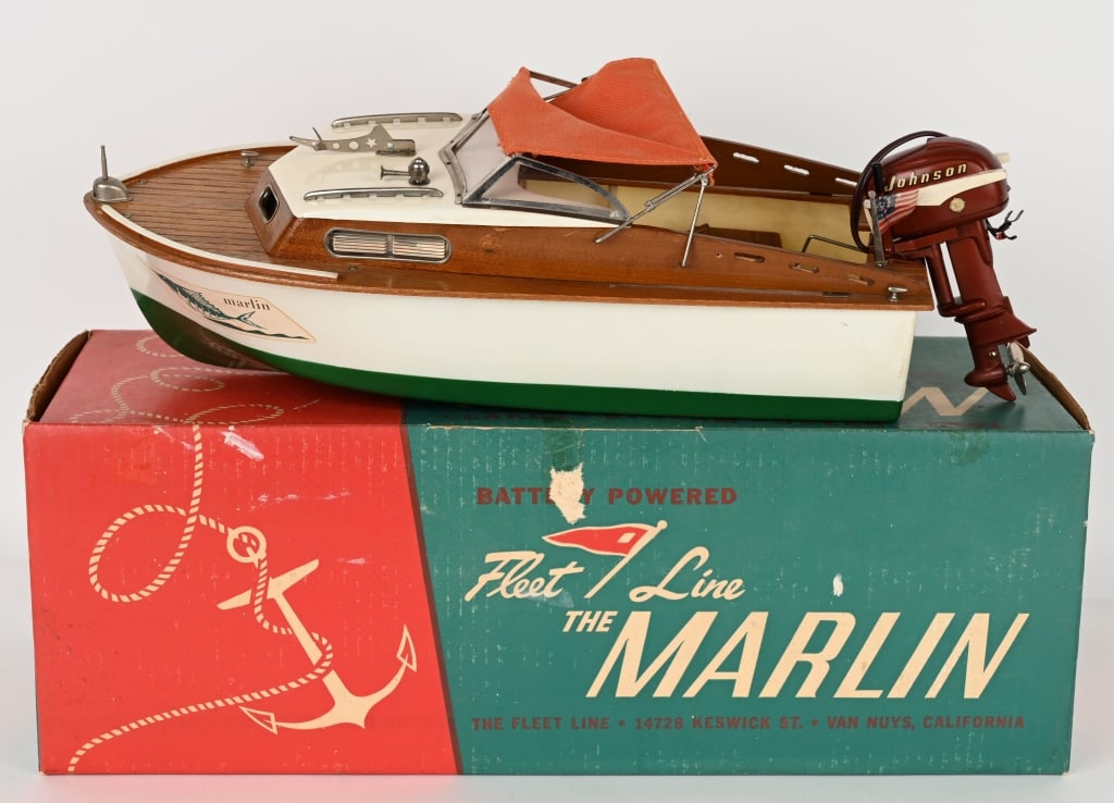 FLEET LINE THE MARLIN SPEEDBOAT w/ MOTOR (1 of 12)