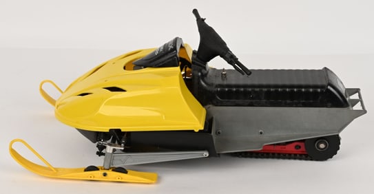ART ATTACK NITRO POWERED SNOWMOBILE
