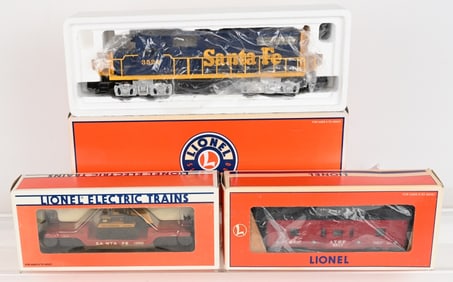 LIONEL SANTA FE LOCOMOTIVE, 2 CARS w/ BOXES