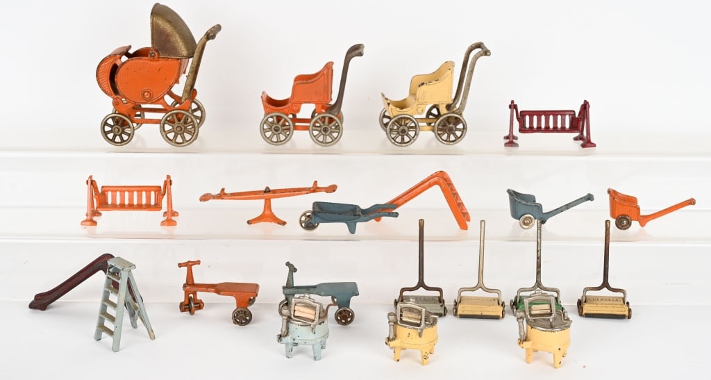 LOT OF ARCADE CAST IRON TOYS (1 of 14)