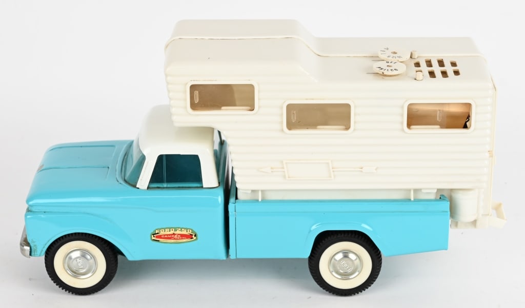 NYLINT 1965 FORD CAMPER w/ PHILCO RADIO (1 of 10)