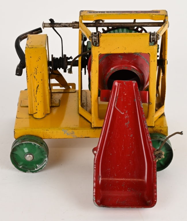 BUDDY L PRESSED STEEL CEMENT MIXER (1 of 10)