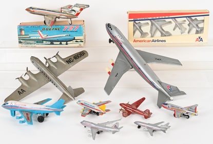 LOT OF TOY AIRPLANES