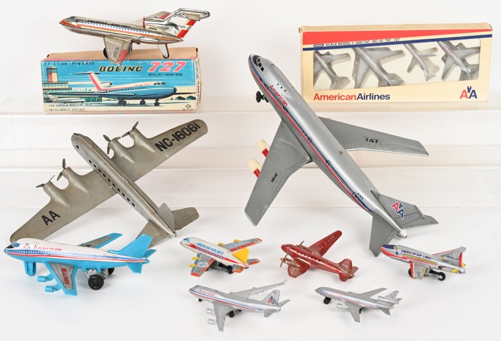 LOT OF TOY AIRPLANES (1 of 16)