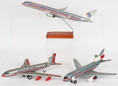LOT OF AIRPLANES