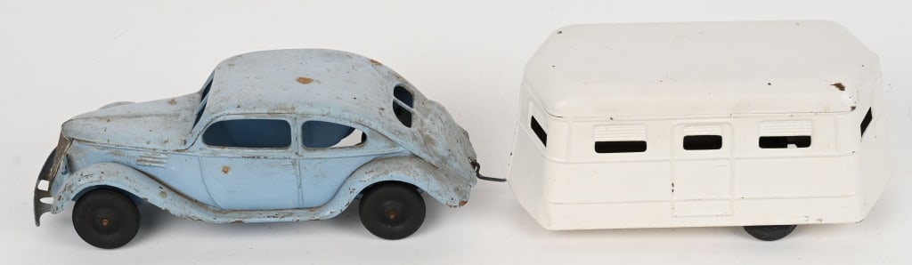 KINGSBURY CLOCKWORK COUPE & TRAVEL TRAILER (1 of 10)