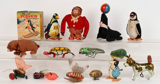 LOT OF ANIMAL TOYS